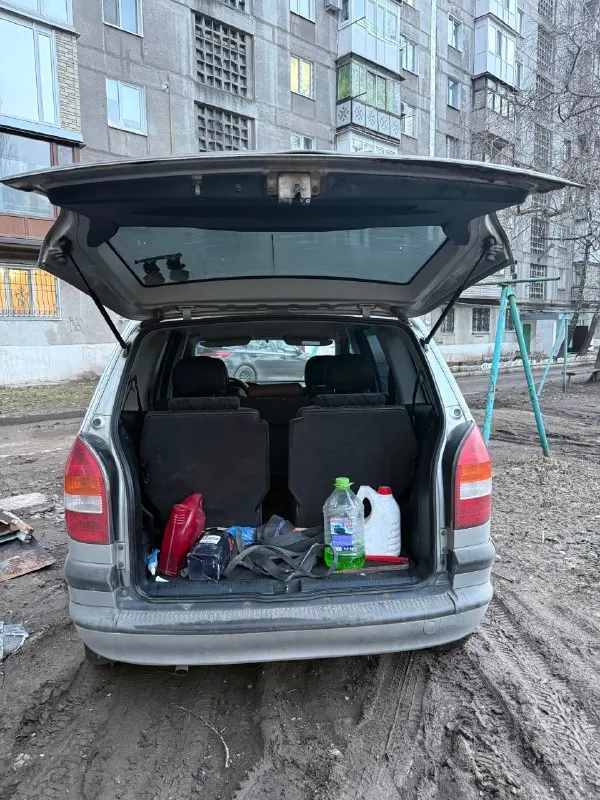 Продам автомобиль 7ми местный! opel зафира 2004 года выпуска, автомат, не пинает переключает как надо, мотор в хорошем состоянии масло не жрет! 1.8 енакиево требует не много вложений, нужно сделать замок зажигания, не хватает пластика по салону, по аркам порогам есть коррозии, не критично! г енакиево. цена данного чуда 260 тысяч рублей, хороший торг +79496323138 📞 звоните: +7(949)6323138 - фотография - 3