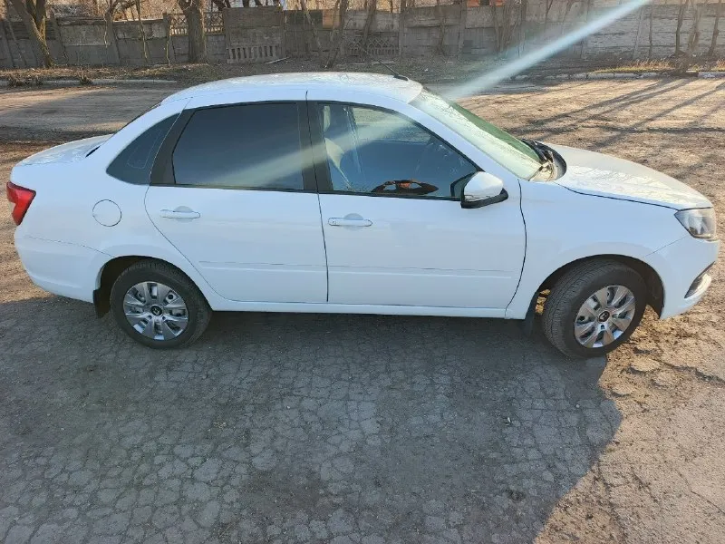 Продам ваз гранта 1.6 2024г. в. пробег 37000км. состояние нового автомобиля. авто полностью обработан. кондиционер, электроусилитель руля, абс, стеклоподъёмники. осмотр донецк. цена 880т. р. все вопросы по телефону +79493096613. 📞 звоните: +7(949)3096613 - фотография - 2