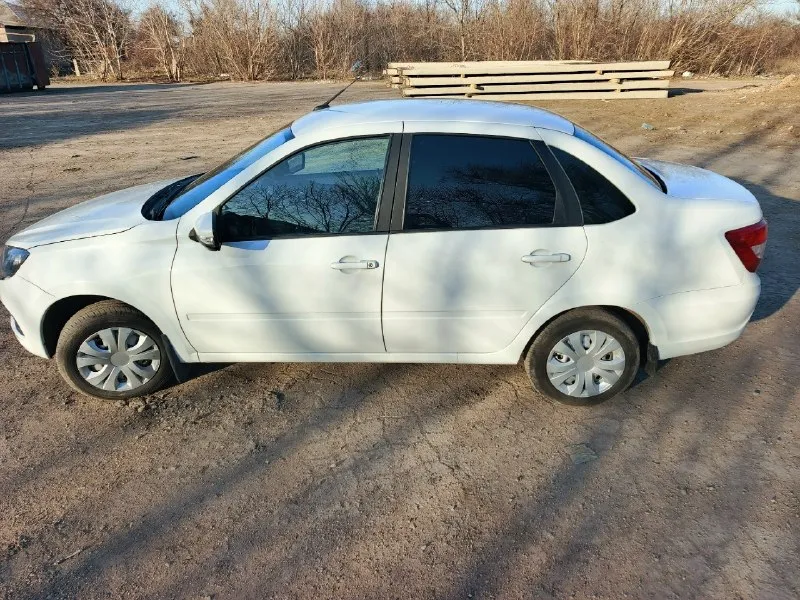 Продам ваз гранта 1.6 2024г. в. пробег 37000км. состояние нового автомобиля. авто полностью обработан. кондиционер, электроусилитель руля, абс, стеклоподъёмники. осмотр донецк. цена 880т. р. все вопросы по телефону +79493096613. 📞 звоните: +7(949)3096613 - фотография - 3