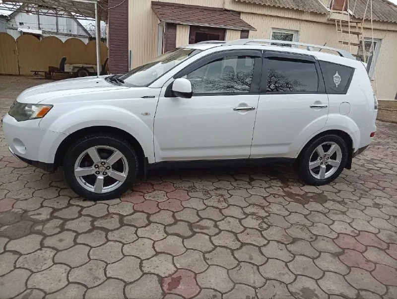 Mitsubishi аутлендер 2007 г. V-6 объём 3 л. Подключаемый полный привод. Пробег 240 тыс. Автомат. Подрулевые лепестки. Бежевый салон кожа. Семь мест. Полное то. Климат контроль. Подогрев сидений. Подушки безопасности. Блокировка 4*4. Двигатель кпп отлично. 220 л. С. Все опции. Автомобиль в очень хорошем состоянии. Цена 1280000₽ +79493244830 +79493139336
📞 Звоните: +7(949)3244830 - фотография - 1