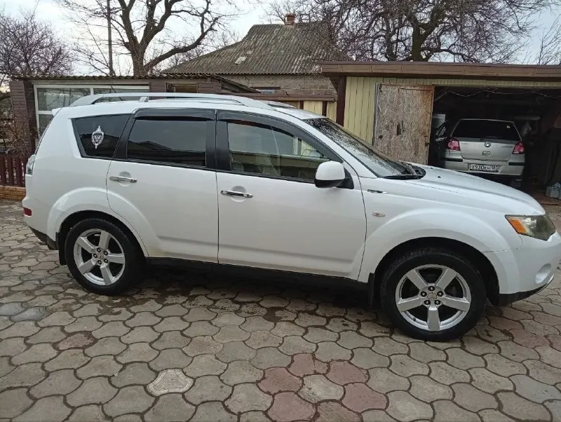 Mitsubishi аутлендер 2007 г. V-6 объём 3 л. Подключаемый полный привод. Пробег 240 тыс. Автомат. Подрулевые лепестки. Бежевый салон кожа. Семь мест. Полное то. Климат контроль. Подогрев сидений. Подушки безопасности. Блокировка 4*4. Двигатель кпп отлично. 220 л. С. Все опции. Автомобиль в очень хорошем состоянии. Цена 1280000₽ +79493244830 +79493139336
📞 Звоните: +7(949)3244830 - фотография - 4