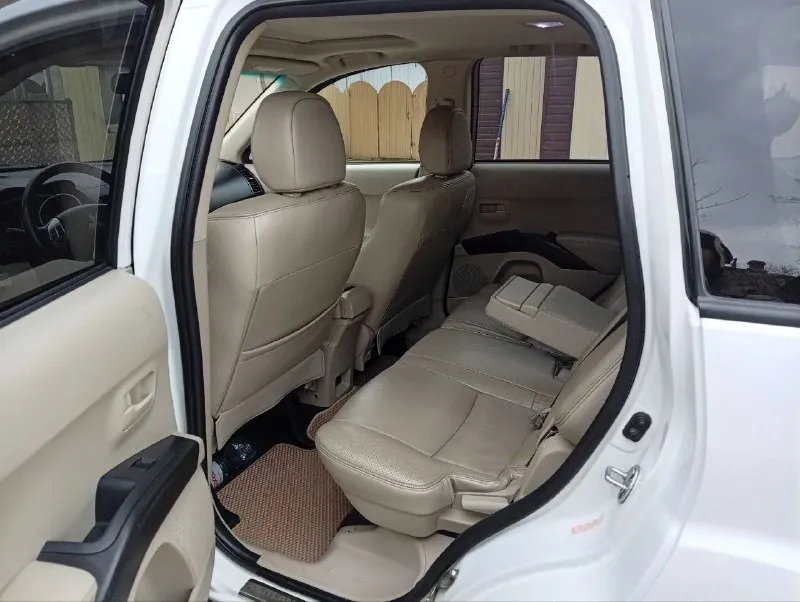 Mitsubishi аутлендер 2007 г. V-6 объём 3 л. Подключаемый полный привод. Пробег 240 тыс. Автомат. Подрулевые лепестки. Бежевый салон кожа. Семь мест. Полное то. Климат контроль. Подогрев сидений. Подушки безопасности. Блокировка 4*4. Двигатель кпп отлично. 220 л. С. Все опции. Автомобиль в очень хорошем состоянии. Цена 1280000₽ +79493244830 +79493139336
📞 Звоните: +7(949)3244830 - фотография - 5