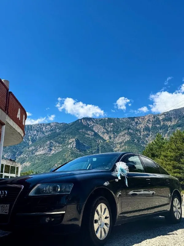 Продам audi а6 с6. пробег 272000 км. год 2008. владею машиной 3 года. 2.4 bdw. v6. вариатор за период эксплуатации данного автомобиля производилась замена масла каждые 5-7 тысяч км. при моем владении красилась задняя арка, так как при езде появился скол из-за отсутствия брызговиков на данной модели. при пробеге в 200000 была замена цепи и натяжителей. в том году был заменен компрессор кондиционера, радиотор кондиционера, радиатор салона кондиционера, и осушитель и заправлена система климата. и термостат и колечки на впускном коллекторе. по лакокрасочному покрытию, в состоянии для своих лет присутствуют царапинки, потертости, но ничего критичного. установлена мультимедиа, приятная и оригинальная. по электрики все работает. салон чистый опрятный, не прокуренный, в идеальном заводском состоянии, ничего не перетягивалось, и не трогалось все как с завода, кожа не потерта. за машину хочу 899000 руб 📲 tg: александр 📞 звоните: +7(949)3923522 - фотография - 1