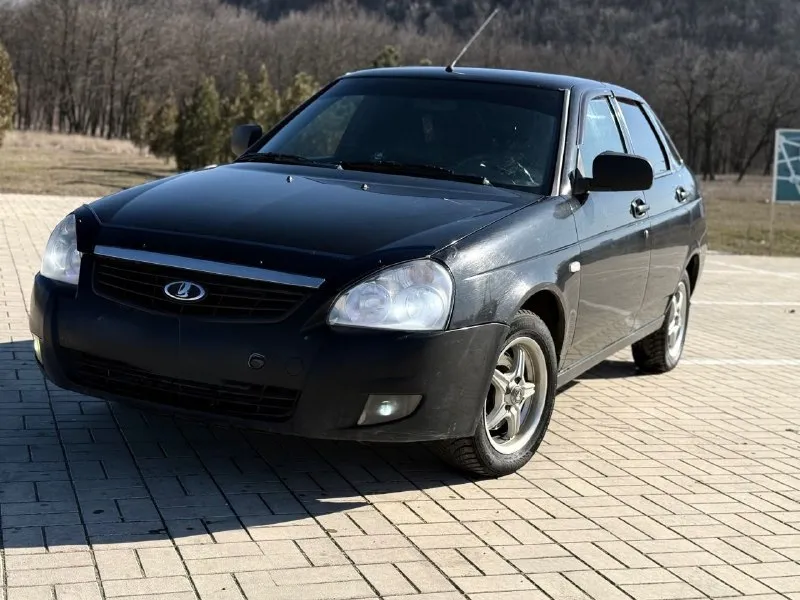 Lada priora 2013г 250000пробег 1хозяин птс оригинал без залогов и ограничений полный пакет документов + диагностическая карта. мотор обслужен, работает ровно, не троит, не дымит. коробка без нареканий. по ходовой вопросов нет. ходовая ss20. дно, стаканы и днище в идеальном состоянии. машина всегда хранилась в сухом гараже. из доп. опций : сигнализация с обратной связью, центральный замок, камера заднего вида, магнитола на андроиде с большим количеством функций, хорошая акустика, abs, airbag. задние парктроники. весь салон обтянут красивей кожей с перфорацией +потолок. шипованные скаты, практически новые. авто вложений не требует от слова совсем. более детальней по телефону. цена 345000 г. донецк +79490981171 +79494378767 - фотография - 1