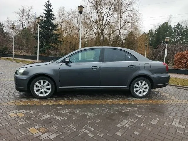 Легендарная и надежная toyota avensis, 2008 г. , рестайлинг,1.8 бензин, автомат ✅цена: 785000₽(торг) двигатель работает ровно, коробка переключает плавно. ❗ установлена обычная автоматическая коробка (не робот, не вариатор!) — самая надёжная классика от toyota. все узлы и агрегаты исправны, вложений не требует. кузов в хорошем состоянии для своих лет, без дтп. оснащение и удобство • ❄️ двухзонный климат-контроль • 🛋 подогрев передних сидений • подогрев лобового стекла • подогрев заднего стекла • мультируль (управление музыкой и функциями с руля) • 🔐 сигнализация starline с функцией автозапуска. • электропакет (стеклоподъёмники, центральный замок) • 🎶📱 современная android-магнитола с большим экраном, bluetooth и отличным звуком дополнительные функции • 🌧 датчик дождя • 🌓 датчик света • 🪞 автозатемняющееся зеркало заднего вида • 🔆 электрорегулировка фар • 💦омыватель фар ✅цена: 785000 ₽(торг) +79499425742 осмотр донецк, ленинский р-н - фотография - 3