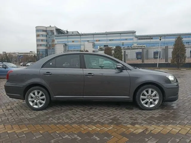 Легендарная и надежная toyota avensis, 2008 г. , рестайлинг,1.8 бензин, автомат ✅цена: 785000₽(торг) двигатель работает ровно, коробка переключает плавно. ❗ установлена обычная автоматическая коробка (не робот, не вариатор!) — самая надёжная классика от toyota. все узлы и агрегаты исправны, вложений не требует. кузов в хорошем состоянии для своих лет, без дтп. оснащение и удобство • ❄️ двухзонный климат-контроль • 🛋 подогрев передних сидений • подогрев лобового стекла • подогрев заднего стекла • мультируль (управление музыкой и функциями с руля) • 🔐 сигнализация starline с функцией автозапуска. • электропакет (стеклоподъёмники, центральный замок) • 🎶📱 современная android-магнитола с большим экраном, bluetooth и отличным звуком дополнительные функции • 🌧 датчик дождя • 🌓 датчик света • 🪞 автозатемняющееся зеркало заднего вида • 🔆 электрорегулировка фар • 💦омыватель фар ✅цена: 785000 ₽(торг) +79499425742 осмотр донецк, ленинский р-н - фотография - 5