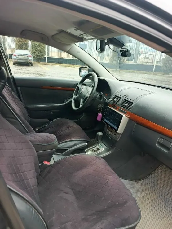 Легендарная и надежная toyota avensis, 2008 г. , рестайлинг,1.8 бензин, автомат ✅цена: 785000₽(торг) двигатель работает ровно, коробка переключает плавно. ❗ установлена обычная автоматическая коробка (не робот, не вариатор!) — самая надёжная классика от toyota. все узлы и агрегаты исправны, вложений не требует. кузов в хорошем состоянии для своих лет, без дтп. оснащение и удобство • ❄️ двухзонный климат-контроль • 🛋 подогрев передних сидений • подогрев лобового стекла • подогрев заднего стекла • мультируль (управление музыкой и функциями с руля) • 🔐 сигнализация starline с функцией автозапуска. • электропакет (стеклоподъёмники, центральный замок) • 🎶📱 современная android-магнитола с большим экраном, bluetooth и отличным звуком дополнительные функции • 🌧 датчик дождя • 🌓 датчик света • 🪞 автозатемняющееся зеркало заднего вида • 🔆 электрорегулировка фар • 💦омыватель фар ✅цена: 785000 ₽(торг) +79499425742 осмотр донецк, ленинский р-н - фотография - 8