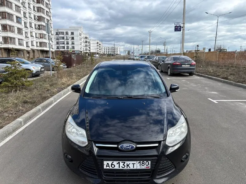 Ford focus 1.6 at 2014 2014 год выпуска автомобиль в отличном состоянии! весь в заводском окрасе! мотор коробка без замечаний! ходовая новая! комплектация с двухзонным климатом, датчик света, датчик дождя, лобовое с подогревом, подогрев сидений! новая зимняя резина 2024 года автотека зеленая (один собственник) цена 830 000₽ торг у авто остальные вопросы по телефону: +79496361868 +380681107552 (воцап телега) - фотография - 3