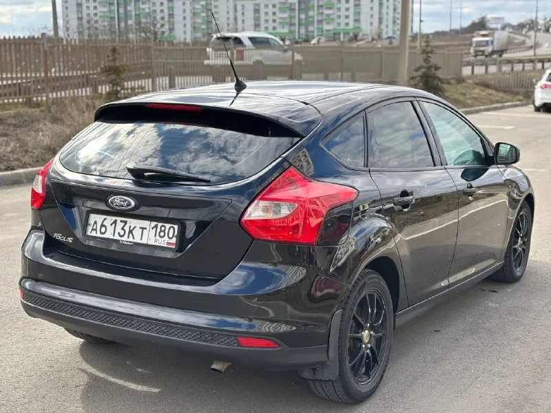 Ford focus 1.6 at 2014 2014 год выпуска автомобиль в отличном состоянии! весь в заводском окрасе! мотор коробка без замечаний! ходовая новая! комплектация с двухзонным климатом, датчик света, датчик дождя, лобовое с подогревом, подогрев сидений! новая зимняя резина 2024 года автотека зеленая (один собственник) цена 830 000₽ торг у авто остальные вопросы по телефону: +79496361868 +380681107552 (воцап телега) - фотография - 6