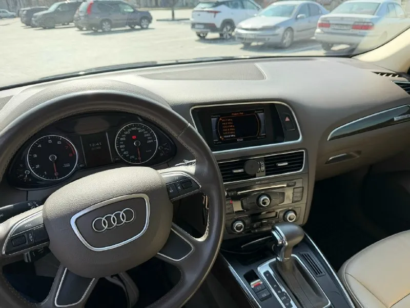 Продам свой автомобиль audi q5 2.0 tfsi 225 лс на 8-ми ступенчатом автомате + полный привод quattro 12.2013 пробег 162000км автомобиль в идеальном состоянии, владею им с 2020 года. по машине сделано все, что только можно. полное то всех жидкостей, замена задних амортизаторов и опор, полностью перебрана передняя подвеска. никаких нареканий нет, сел и поехал, машина приносит массу эмоций. цена 2.350.000 руб +79494762215 📞 звоните: +7(949)4762215 - фотография - 7
