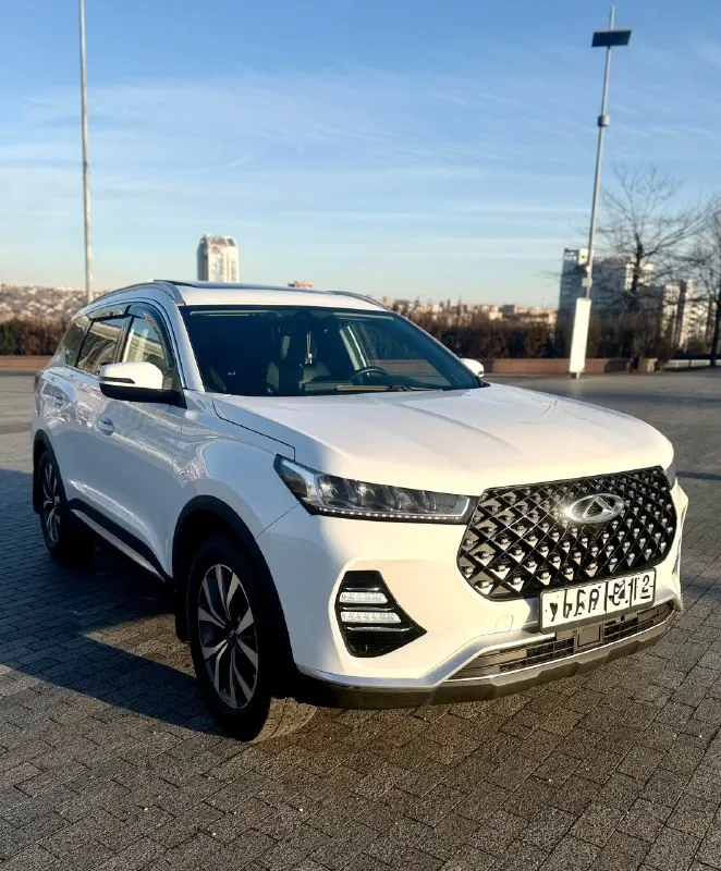 Chery tiggo 7 pro в максимальной комплектации! ✅родной пробег 64т. км ✅без подкрасов, без дтп в эксплуатации с 2022 года. комплектация включает в себя : мультируль, безключевой доступ, start-stop, электроручник, carplay, датчик дождя и света, подогревы сидений, дневные ходовые огни, управление телефоном, автозапуск, беспроводная зарядка, камера заднего вида, камеры 360, люк, панорама, новая зимняя резина, все стеклоподъемники, 2-зонный климат-контроль, большой экран мультимедиа, подогрев переднего и заднего стекол, подогрев руля, помощь при спуске, кожаный салон, 2 ключа. видео по запросу. цена 1.680.000р телефон: +7 (949) 404-97-78 если не дозвонились пишите в телеграмм или whatsapp. 📞 🇷🇺 звоните: +79494049778 - фотография - 1