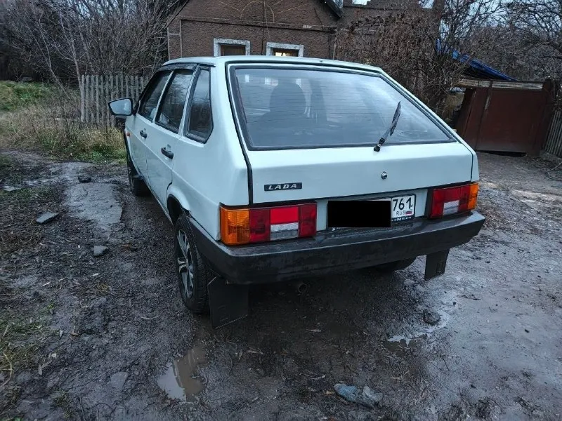 💶 цена: 250 📮 город: макеевка 🚘 марка / модель: ваз 21093 📅 год выпуска:2005 📊 пробег:293952 ⛽ двигатель (тип, объем, мощность):1,5 ✅ vin код: 🔧 тип кпп: механика 👨‍⚖ владельцев в птс:жена ⏳ срок владения:владею с 2021 г. 📝 описание:машина в отличном состоянии, всё целое, ходовка перебранка, двигатель работает как часики, коробка не выбивает, не гнилая, полностью зашумленная, центральный замок, сигнализация, в комплекте есть летняя резина р-13,без дисков, стоит зима р-14,машина ухоженная, печка работает отлично, стоит хороший свет ☎ контактный телефон:+7949-417-11-57 📞 звоните: +7(949)4171157 - фотография - 2