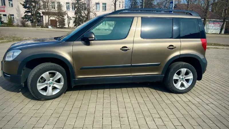 Skoda yeti 2012г. двигатель 1,2 tsi, коробка dsg7. куплена в автосалоне в 2013г новой. пробег 238 тыс. км. один владелец, без дтп, все системы работают в штатном режиме. передний привод, система курсовой устойчивости, антипробуксовочная система, блокировка дифференциала, удержание при троганье в гору, камера заднего вида, парктроники, механический климат «climatic”, современная мультимедиа с хорошим звуком и навигацией. шустрый автомобиль с просторным салоном. два комплекта резины, зима на стальных дисках с колпаками. 850 000₽. т +7949 354 9319 📞 звоните: +7(949)3549319 - фотография - 2