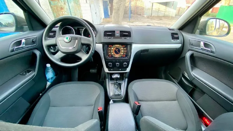 Skoda yeti 2012г. двигатель 1,2 tsi, коробка dsg7. куплена в автосалоне в 2013г новой. пробег 238 тыс. км. один владелец, без дтп, все системы работают в штатном режиме. передний привод, система курсовой устойчивости, антипробуксовочная система, блокировка дифференциала, удержание при троганье в гору, камера заднего вида, парктроники, механический климат «climatic”, современная мультимедиа с хорошим звуком и навигацией. шустрый автомобиль с просторным салоном. два комплекта резины, зима на стальных дисках с колпаками. 850 000₽. т +7949 354 9319 📞 звоните: +7(949)3549319 - фотография - 4