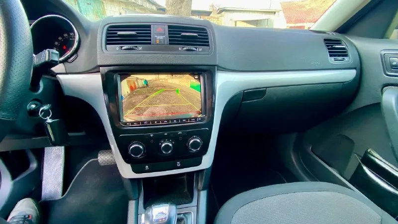 Skoda yeti 2012г. двигатель 1,2 tsi, коробка dsg7. куплена в автосалоне в 2013г новой. пробег 238 тыс. км. один владелец, без дтп, все системы работают в штатном режиме. передний привод, система курсовой устойчивости, антипробуксовочная система, блокировка дифференциала, удержание при троганье в гору, камера заднего вида, парктроники, механический климат «climatic”, современная мультимедиа с хорошим звуком и навигацией. шустрый автомобиль с просторным салоном. два комплекта резины, зима на стальных дисках с колпаками. 850 000₽. т +7949 354 9319 📞 звоните: +7(949)3549319 - фотография - 5