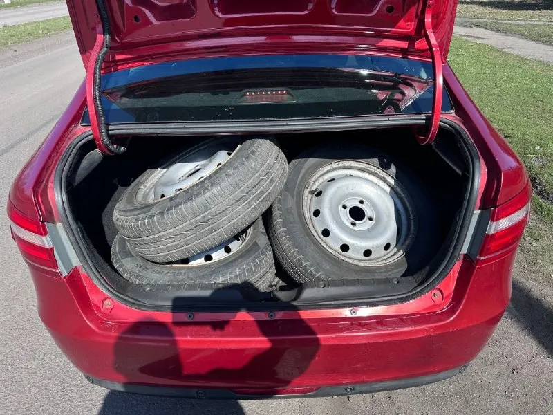 Продам лада веста 2016 год кондиционер музыка 2 комплекта колес 2 ключа пробег 262 тысячи цена 677 тысяч рублей осмотр город снежное днр +79494407569 - фотография - 9