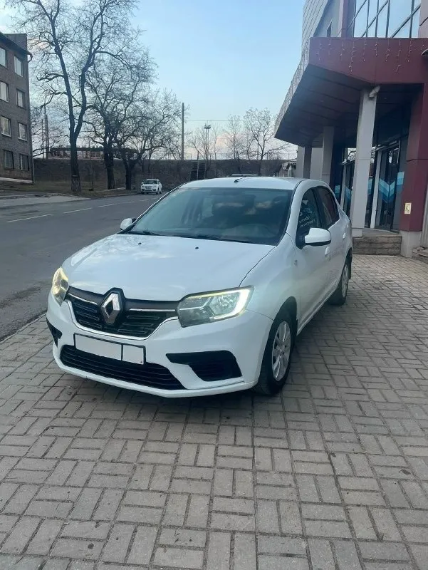 Продам renault логан 2020 года в хорошем состоянии, торг реальному покупателю ! автомобиль находится в г. енакиево цена 925 тыс +79495068580 📞 звоните: +7(949)5068580 - фотография - 3