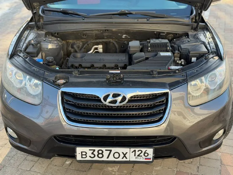 Hyundai santa fe год выпуска: 2011 двигатель: бензин 2.4 коробка: механика 6-ст пробег: 188.000км ✅2 владельца за все время ✅птс оригинал ✅без дтп ✅родной окрас за исключением одной детали (заднее левое крыло) косметический окрас была притертость не дтп!!! ✅все стекла родные включая лобовое стекло ✅салон на лакированном красивом дереве ✅климат контроль 2-х зон ✅подогрев сидений 2 режима ✅мультируль ✅штатная акустика с магнитолой ✅обогрев лобового стекла ✅4 эл стеклоподъемника ✅эл регулировка зеркал ✅птф ✅новая зима на дисках 17 радиуса ✅2 комплекта ключей с сигнализацией ✅сервисные книжки автомобиль в идеальнейшем состоянии для своих лет, родной окрас за исключением заднего левого крыла(был косметический окрас)не дтп!!! коробка 6-ст пререклбчает отлично не выбивает не разболтана! подвеска вся обслужена от а до я ничего делать не нужно! расход 7-8л! авто в редчайшем состоянии с южного края ставрополь цена 1.100.000 рублей торг у капота реальному покупателю! +79495205833 александр - фотография - 7