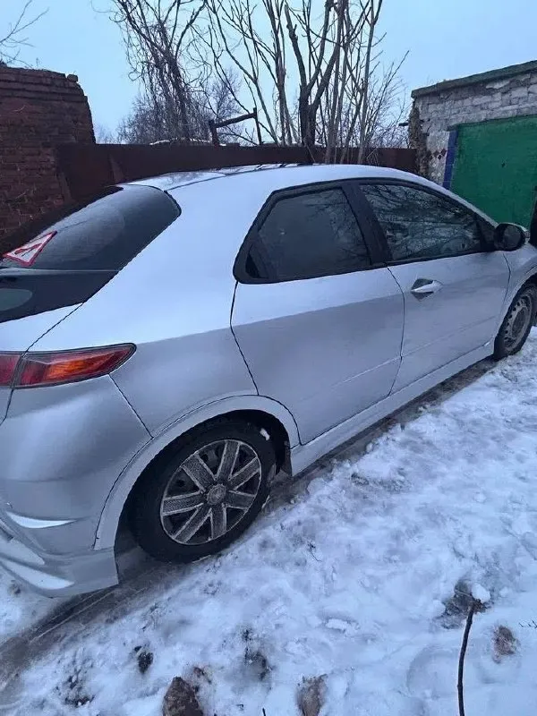 🟢🟢🟢 срочная продажа 🟢🟢🟢 🚗 honda civic 5d 2007 года, рестайлинг от завода. надежный и экономичный хэтчбек с пробегом 240 тыс. км. авто находится в хорошем техническом состоянии. двигатель 1.799 л. 🚗хорошая комплектация:климат и круиз -контроли, подогрев сидений, датчики света и дождя. все системы работают исправно. 🚗по кузову состояние нормальное, соответствует возрасту, есть небольшие дефекты (вышлю в лс). по ходовой части все ровно. машина полностью на ходу и прослужит еще очень долго. 🚗в салоне не курили, все расходники менялись во время, каждые 5000 км 💳 цена 800 тыс. руб донецк +79495049597 анна - фотография - 4
