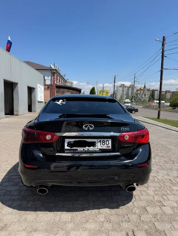 Продаю infiniti q50 2.0t (211 л. с.) 2014 г. в. продаю свой ухоженный infiniti q50 2014 года выпуска, оснащенный мощным и экономичным 2.0-литровым турбированным двигателем (211 л. с.). автомобиль в хорошем состоянии. пробег реальный. 185 тыс комплектация: полный набор опций для комфорта и безопасности. два комплекта резины: летняя и зимняя резина на оригинальных дисках infiniti. гаражное хранение: автомобиль всегда в идеальном состоянии, защита от внешних воздействий европейская версия. техническое состояние: автомобиль полностью обслужен, все то проводились вовремя. двигатель работает ровно, без нареканий. проверка любое сто за ваш счет. машина моя личная, во владении три года. осмотр в донецке не упустите возможность стать владельцем стильного и мощного автомобиля! tg - @fin_209 - фотография - 6
