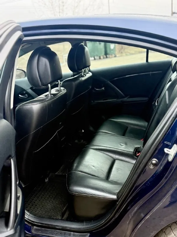 Продам toyota avensis 2010 года выпуска, мотор 1.8 бензин, акпп. автомобиль в багатой комплектации — кожаный салон, мультируль, подогревы сидений и зеркал, климат контроль, круиз контроль, автосвет, линзованая оптика, стеклоподъемник, титановые диски. по технике все работает без нареканий, по кузову гнили и ржавчины нет. продажа с полным переоформлением. цена 990.000 руб. звоните +79495196001 📞 🇷🇺 звоните: +79495196001 - фотография - 7