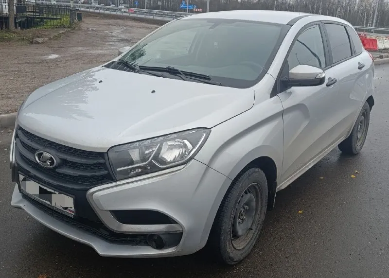 Продам обслуженный lada xray 2016 года в хорошем состоянии, без гнили, весь в родном окрасе, я 2 собственник(все доки на мое имя), по машине знаю все, пробег родной 152000. двигатель, коробка(мкпп), ходовая в хорошем состоянии, имеется фаркоп с салона. в авто работает каждая кнопочка. по комплектации: эур, стеклоподъёмники, центральный замок, мульти руль и т. д машина поедет в любое время и на любое расстояние. цена 750.000₽, осмотр енакиево +79493881947 - фотография - 1