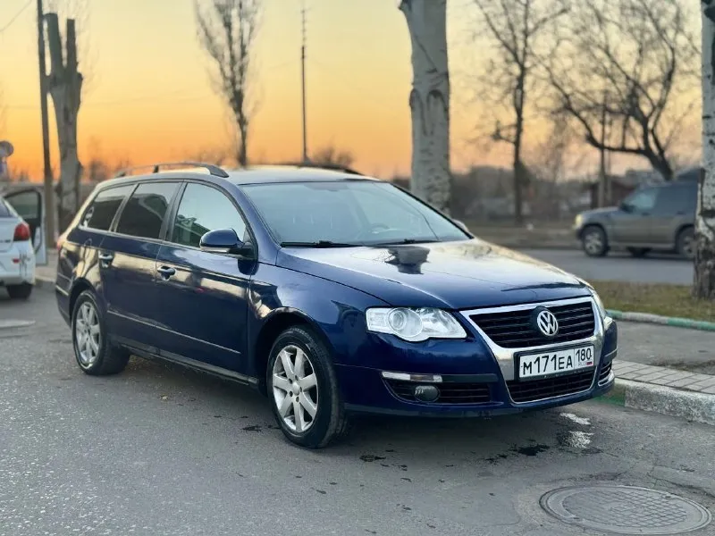 💶 цена: 520 📮 город: донецк 🚘 марка / модель: volkswagen passat b6 📅 год выпуска: 2006 📊 пробег: 340 ⛽ двигатель (тип, объем, мощность): 1.6 ✅ vin код: wvwzzz3cz7e083643 🔧 тип кпп: мкпп 👨‍⚖ владельцев в птс: 1 ⏳ срок владения: 1 📝 описание: продам пассат б6 универсал 2006 года мотор 1.6 самый простой без турбины, работает хорошо, не троит масло не ест. заводится с пол оборота. кпп механика, кондер работают, раздельный климат, печка дует, стеклоподъемники, электро ручник работает, подогрев сидений рабочий. круиз работает стоит газ евро 4, подвеска на 4, из последнего поменяно: шаровые. рулевые тяги. рулевые наконечники. тормозная жидкость. по кузову не гнилая! из минусов треснуто лобовое. немного секут штаны и стоит на временном учете на 5 лет, переоформить можно через 4 года либо же ездить так. отличный рабочий вариант с надежным и простым двигателем. цена 520 торг присутствует ☎ контактный телефон: +79493559607 - фотография - 1