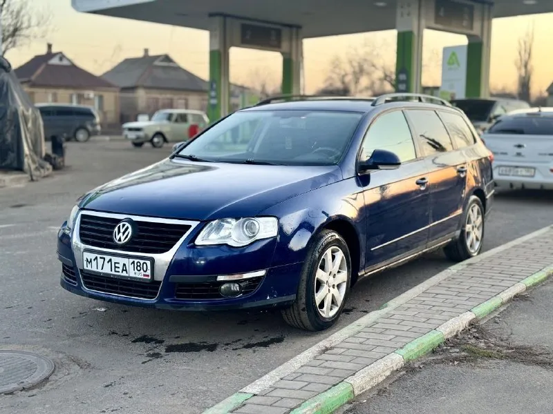 💶 цена: 520 📮 город: донецк 🚘 марка / модель: volkswagen passat b6 📅 год выпуска: 2006 📊 пробег: 340 ⛽ двигатель (тип, объем, мощность): 1.6 ✅ vin код: wvwzzz3cz7e083643 🔧 тип кпп: мкпп 👨‍⚖ владельцев в птс: 1 ⏳ срок владения: 1 📝 описание: продам пассат б6 универсал 2006 года мотор 1.6 самый простой без турбины, работает хорошо, не троит масло не ест. заводится с пол оборота. кпп механика, кондер работают, раздельный климат, печка дует, стеклоподъемники, электро ручник работает, подогрев сидений рабочий. круиз работает стоит газ евро 4, подвеска на 4, из последнего поменяно: шаровые. рулевые тяги. рулевые наконечники. тормозная жидкость. по кузову не гнилая! из минусов треснуто лобовое. немного секут штаны и стоит на временном учете на 5 лет, переоформить можно через 4 года либо же ездить так. отличный рабочий вариант с надежным и простым двигателем. цена 520 торг присутствует ☎ контактный телефон: +79493559607 - фотография - 2