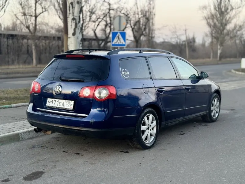 💶 цена: 520 📮 город: донецк 🚘 марка / модель: volkswagen passat b6 📅 год выпуска: 2006 📊 пробег: 340 ⛽ двигатель (тип, объем, мощность): 1.6 ✅ vin код: wvwzzz3cz7e083643 🔧 тип кпп: мкпп 👨‍⚖ владельцев в птс: 1 ⏳ срок владения: 1 📝 описание: продам пассат б6 универсал 2006 года мотор 1.6 самый простой без турбины, работает хорошо, не троит масло не ест. заводится с пол оборота. кпп механика, кондер работают, раздельный климат, печка дует, стеклоподъемники, электро ручник работает, подогрев сидений рабочий. круиз работает стоит газ евро 4, подвеска на 4, из последнего поменяно: шаровые. рулевые тяги. рулевые наконечники. тормозная жидкость. по кузову не гнилая! из минусов треснуто лобовое. немного секут штаны и стоит на временном учете на 5 лет, переоформить можно через 4 года либо же ездить так. отличный рабочий вариант с надежным и простым двигателем. цена 520 торг присутствует ☎ контактный телефон: +79493559607 - фотография - 4