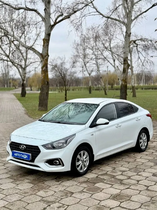 🇰🇵 hyundai solaris 2 at 💰цена: 1 100 000р 🏢город: мариуполь 📅год выпуска: 2017 🧾пробег: 134 640 км. ⚙️двигатель: 1.6 ⛽топливо: бензин/газ ⚙️кпп: автомат 6ст. 📞 телефон: +7-949-727-41-51 +7-949-551-91-52 +7-989-263-55-56 💾 описание: - фотография - 1