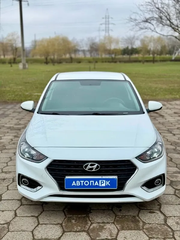 🇰🇵 hyundai solaris 2 at 💰цена: 1 100 000р 🏢город: мариуполь 📅год выпуска: 2017 🧾пробег: 134 640 км. ⚙️двигатель: 1.6 ⛽топливо: бензин/газ ⚙️кпп: автомат 6ст. 📞 телефон: +7-949-727-41-51 +7-949-551-91-52 +7-989-263-55-56 💾 описание: - фотография - 2