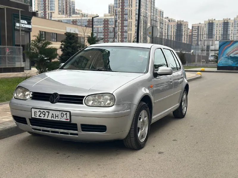 Volkswagen golf 4 культовый автомобиль в очень хорошем состоянии таких осталось единицы. кузов в идеале без намеков на коррозию. сделана гбц, форсунки, свечи, провода. салон целый без дефектов, днище без рыжья, техника супер. новый акб. зеленая автотека,2 ключа. имеется видеообзор всей машины. кто ищет реально живой гольф обращайтесь. вложений не требует подробности по тел. 🚙 280 000 км 💵 490 000₽ торг, обмен. ☎️ +79495736232 возможен кредит, обмен - фотография - 2
