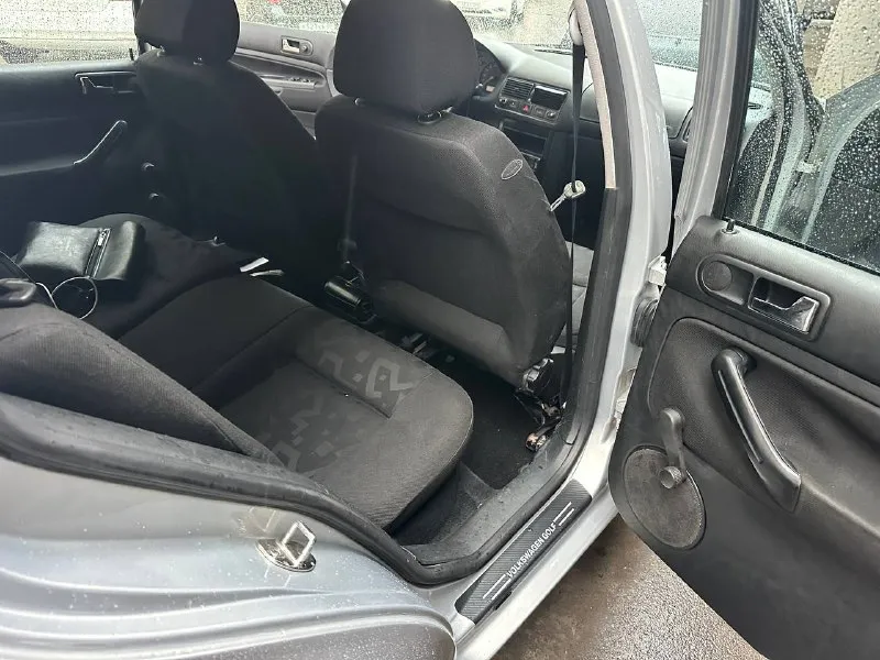 Volkswagen golf 4 культовый автомобиль в очень хорошем состоянии таких осталось единицы. кузов в идеале без намеков на коррозию. сделана гбц, форсунки, свечи, провода. салон целый без дефектов, днище без рыжья, техника супер. новый акб. зеленая автотека,2 ключа. имеется видеообзор всей машины. кто ищет реально живой гольф обращайтесь. вложений не требует подробности по тел. 🚙 280 000 км 💵 490 000₽ торг, обмен. ☎️ +79495736232 возможен кредит, обмен - фотография - 8