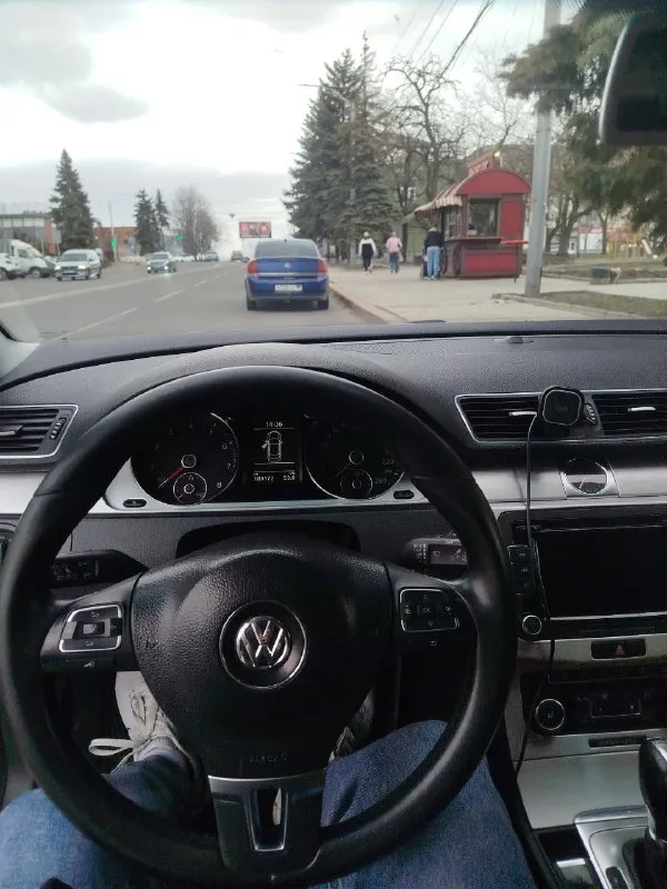 Продам wv в идеале новое сцепление, маховик (оригинал) volkswagen passat cc tsi ✅ двигатель: 1.8 бензин✅ год: 2011 ✅ цвет : чёрный✅ пробег: 190 000 км✅ богатая комплектация : коричневый кожаный салон, автозапуск, климат контроль, подогрев сидений, мультируль, датчик света, датчик дождя, парктроник, abs, esp и тд✅ автомобиль в отличном состоянии вложений не требует, бережная эксплуатация✅ двигатель работает ровно не дымит, не троит✅ новые сцепление и маховик оригинальный в фото смотрите заказ наряды, вложенно много денег, машина готова к эксплуатации коробка без нареканий ✅ ходовая без нареканий ✅ электрика вся работает✅ два комплекта резины✅ осмотр город : макеевка✅ телефон : +79494035536 ✅✅цена : 1 250 000 рублей✅✅ - фотография - 5