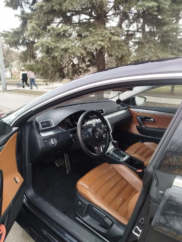 Продам wv в идеале новое сцепление, маховик (оригинал) volkswagen passat cc tsi ✅ двигатель: 1.8 бензин✅ год: 2011 ✅ цвет : чёрный✅ пробег: 190 000 км✅ богатая комплектация : коричневый кожаный салон, автозапуск, климат контроль, подогрев сидений, мультируль, датчик света, датчик дождя, парктроник, abs, esp и тд✅ автомобиль в отличном состоянии вложений не требует, бережная эксплуатация✅ двигатель работает ровно не дымит, не троит✅ новые сцепление и маховик оригинальный в фото смотрите заказ наряды, вложенно много денег, машина готова к эксплуатации коробка без нареканий ✅ ходовая без нареканий ✅ электрика вся работает✅ два комплекта резины✅ осмотр город : макеевка✅ телефон : +79494035536 ✅✅цена : 1 250 000 рублей✅✅ - фотография - 6
