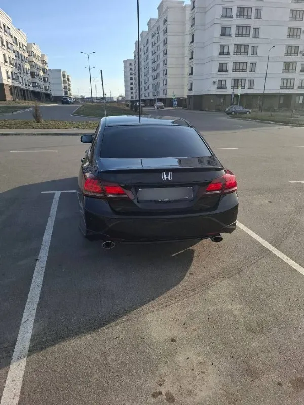 Продам хонду аккорд 9 2013г. пробег 194 000 3.5 ат(281л. с) бензин+газ. салон комбинирванный (анкальтаро), руль кожа. полная комплектация. машина в отличном состоянии. климат-контроль многозонный. усилитель руля электрический. машина обслужена полностью. помощь при вождении: система контроля слепых зон. камера заднего вида круиз- контроль бортовой компьютер датчик света и дождя. память настроек: передних сидений. электропривод: передних и задних сидений, зеркал, рулевой колонки, складывания зеркал. активная безопасность: антиблокировка тормозов, антипробуксовка. курсовая устойчивость. цена 2 500 000р. мариуполь +79497173806 - фотография - 2