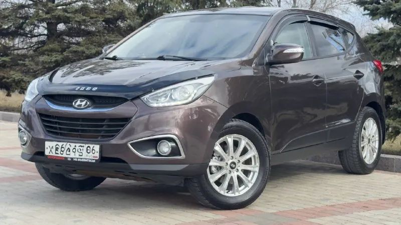 Тел. +79496447941 продам hyundai ix35 2014г. в идеальном состоянии! по автомобилю делать не чего не надо!! готов ехать на любые проверки за ваш счёт! стёкла все заводские включая лобовое! птс оригинал два владелец по птс! переоформление в мрэо комплектация двигатель 2.0 бензин пробег 187т abs esp airbag круиз контроль бортовой компьютер кожаный салон камера заднего хода помощь при спуске подогрев сидений подогрев зеркал parktronic электро слаживания зеркал двухзонный климат контроль 4 стеклоподъемника 2 ключа хорошая резина цена 1.280.000т. р очень срочно торг возможно продажа в кредит 📲 tg: @artur_dadunia 📞 звоните: +7(949)6447941 - фотография - 1