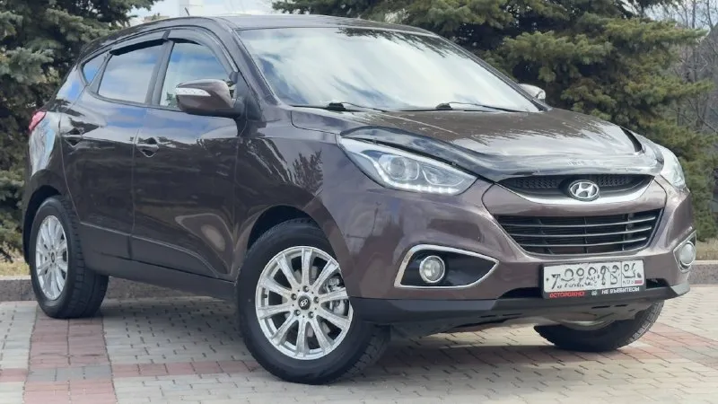 Тел. +79496447941 продам hyundai ix35 2014г. в идеальном состоянии! по автомобилю делать не чего не надо!! готов ехать на любые проверки за ваш счёт! стёкла все заводские включая лобовое! птс оригинал два владелец по птс! переоформление в мрэо комплектация двигатель 2.0 бензин пробег 187т abs esp airbag круиз контроль бортовой компьютер кожаный салон камера заднего хода помощь при спуске подогрев сидений подогрев зеркал parktronic электро слаживания зеркал двухзонный климат контроль 4 стеклоподъемника 2 ключа хорошая резина цена 1.280.000т. р очень срочно торг возможно продажа в кредит 📲 tg: @artur_dadunia 📞 звоните: +7(949)6447941 - фотография - 3
