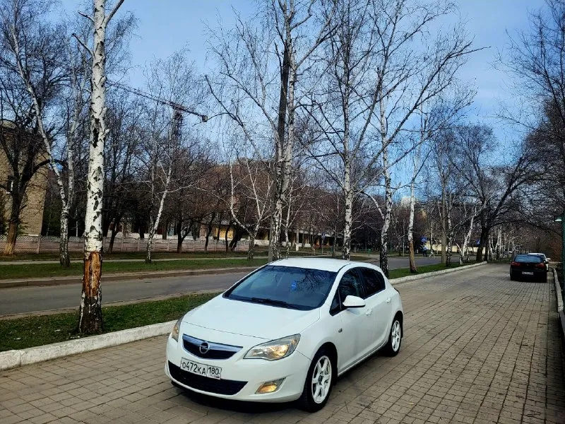 🚘 марка opel astra j ( opel астра j ) 📮 город:донецк 📅 год выпуска: 2011 💶 цена:635.000🎁 ⛽ двигатель (тип, объем, ):бензин 1.6 🔧 тип автомат полноценный 📝 описание: продам автомобиль opel astra j, на полном боевом ходу, двигатель после капитального ремонта, на обкатке, работает отлично, сделанный на совесть( заказ наряды все имеються) ходовую часть всю ослужили после зимы, не стучит ничего не гремит, без пинков и рывков, электрика вся рабочая, климат заправлен, комплектация: подогревы руля, сидений, полный электро пакет, регулировка зеркал, мультируль, круиз контроль и многое другое, два ключа, документы кристально чистые. звоните. номер как прямой так и телеграмм ☎ контактный телефон:+7949-086-06-31(телеграм) 📲 tg: ⚡️ 📞 звоните: +7(949)0860631 - фотография - 2