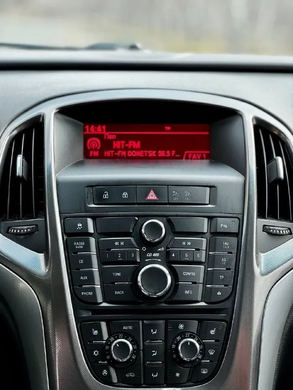 Opel astra j cosmo 1.6 at 2012 г. в авто в идеальном состоянии подтвержденный пробег 136 тыс. км салон как у нового авто!!! идеальная по надежности связка мотора и акпп!!! максимальная комплектация cosmo подогревы сидений/руля/зеркал/форсунок омывателя, заднего и лобового остекления двухзонный климат-контроль хорошая штатная музыка aux/bt серво/мульти руль круиз-контроль /лимитер задний парктроник помошник подъема в гору комбинированный салон кожа/ткань штатная амбиентная подсветка два ключа по авто сделано очень большое то, машина готова к долгой эксплуатации без вложений цена 785 т. рублей торг у капота звоните +79495082418 +79493811593 - фотография - 7