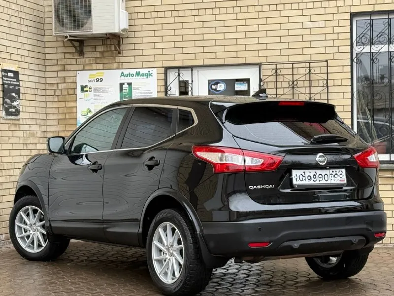 +79494999290 цена: 1.475.000 осмотр: донецк nissan qashqai год: 2017 двигатель: 2.0 коробка: акпп достойный авто, без каких либо вложений! авто в родном окрасе, без дтп. двигатель работает идеально, любые проверки коробка без нареканий, ходовая часть обслужена, без скрипов стуков и тд. комплектация включает комфортные и безопасные опции (удобный салон, мультимедиа, климат-контроль, системы помощи водителю. есть все для комфортной поездки. автомобиль соответствует описанию, по этому звонить только потенциальному покупателю! уважайте мое и свое время! 📞 звоните: +7(949)4999290 - фотография - 7