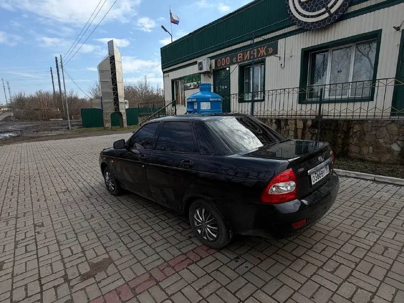 Продам ваз 2170 (приора ) 2012 год, мотор 8кл, ходовая часть в хорошем состоянии, мотор работает хорошо, коробка не выбивает, салон в хорошем состоянии, кузов не гнилой, есть возрастные рыжики, по документам полный порядок любое переоформление, цена 165 тысяч, находится в донецке +79493336260 📞 звоните: +7(949)3336260 - фотография - 1