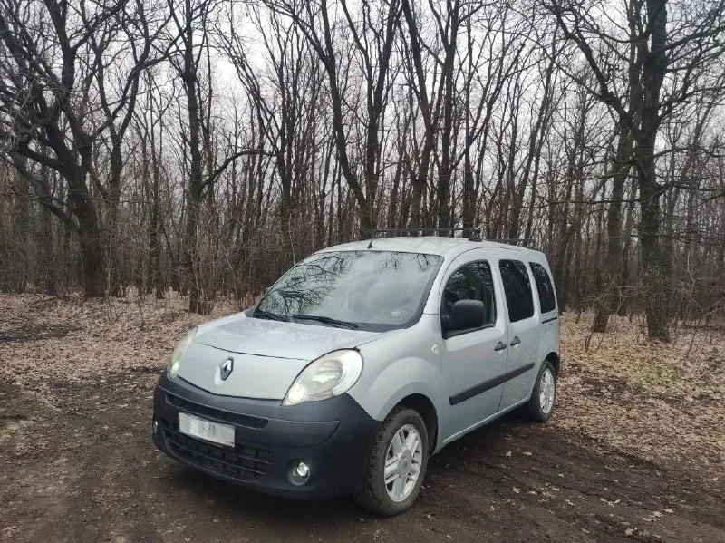 Продам renault kangoo 2009г. 1.5 dci. цена 550.000 рублей заводской пассажир 2 сдвижные двери, конди... - фотография