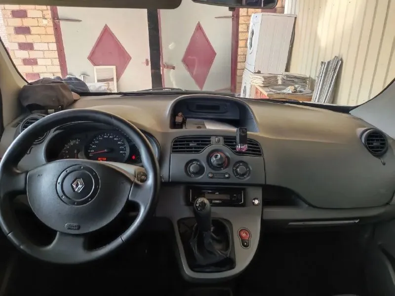 Продам renault kangoo 2009г. 1.5 dci. цена 550.000 рублей заводской пассажир 2 сдвижные двери, кондиционер, фаркоп, багажник на крышу. технически вложений не требует. тех. осмотр для постановления в мрэо пройден. город бердянск +79494221817, +79490367016 📲 tg: @rainbow363 📞 звоните: +7(949)4221817 - фотография - 6