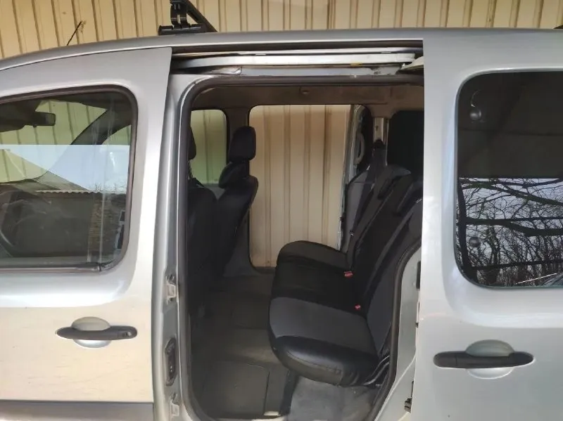 Продам renault kangoo 2009г. 1.5 dci. цена 550.000 рублей заводской пассажир 2 сдвижные двери, кондиционер, фаркоп, багажник на крышу. технически вложений не требует. тех. осмотр для постановления в мрэо пройден. город бердянск +79494221817, +79490367016 📲 tg: @rainbow363 📞 звоните: +7(949)4221817 - фотография - 7