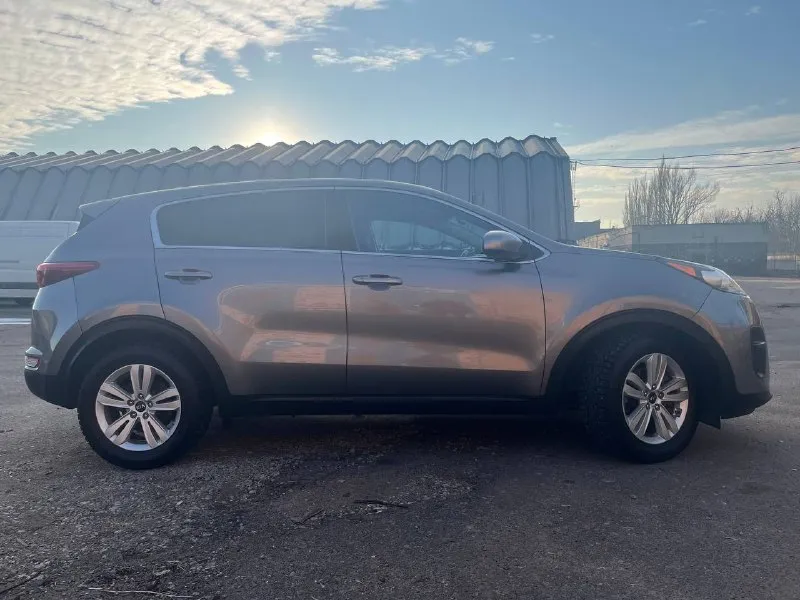 Продам kia sportage
Год выпуска 2018
Цена 1.700.000₽ торг
Объем 2.4l
Пробег 107.043км

Пригнан с америки, в америке было незначительное дтп в задний бампер, передний привод
Мульт руль, камера заднего вида, 4 стеклоподъемника, кондиционер, круиз контроль

Остальные вопросы по телефону⤵️
+7 (949) 084-95-10
📞🇷🇺Звоните: +7 (949) 084-95-10 - фотография - 3