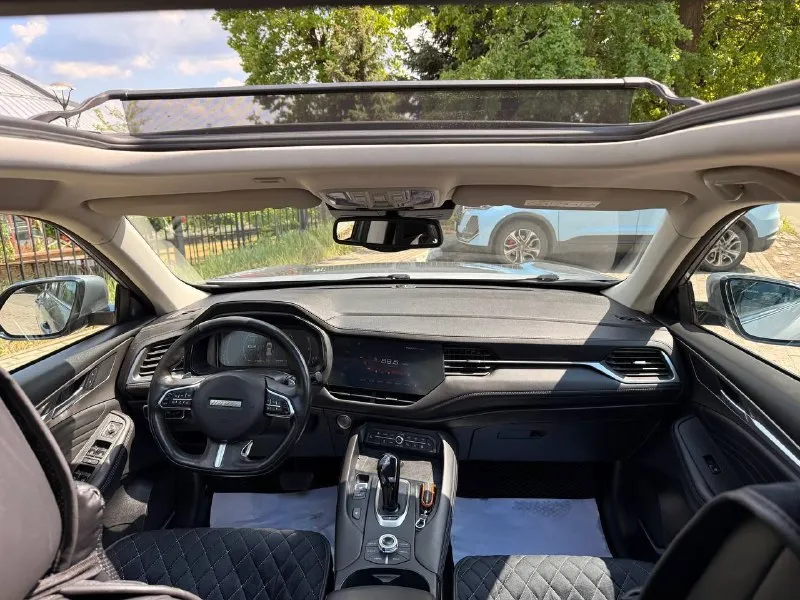 Продаю haval f7 2021 года 2.0 турбо полный привод 4х4 самая максимальная и богатая комплектация в ней есть все!! панорама крыша мульти руль климат контроль, датчики света, датчики дождя, кнопка старт стоп, беспроводная зарядка, подогрев сидений всех, подогрев зеркал, подогрев лобового, подогрев заднего, камеры 360, пактроники 360, и очень много чего другого долго перечислять! машина в новом состоянии вложений не требует масла фильтра заменены около 100км назад автомобиль заклеен броне пленкой все зоны риска. под ручками, капот крыша, зеркала, крылья, двери. я хозяин по документам собственник новая летняя резина. кому нужен действительно хороший автомобиль звоните!! +7949 537 04 18 цена 2 000 000 руб. писать звонить в любое время. город донецк. телеграмм привязан - фотография - 8