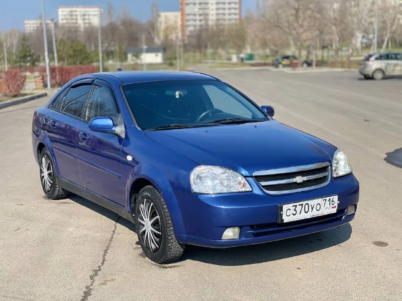 Chevrolet lacetti
Год 2008
Цвет синий
Обьем 1.6

Комплектация люкс

Рыжиков гнили нет
Автомобиль в дтп не участвовал
Выглядит как на фото

Вложений не каких не требует
Сел поехал

Двигатель на 5+
Не дымит не троит масло абсолютно не ест

Коробка на 5+ не хрустит не выбивает

Ходовая так же плотная стуков грюков нет едет уверенно

Салон чистый ухоженный

Комплектация люкс
Кондиционер
4 Стеклоподъемника
2 Подушки безопасности
2 Подогрева сидений
Электро регулировка зеркал
Обогрев заднего стекла
Абс
Хорошая аудио система с планшетом
Сигнализация центральный замок
Лед лампы ближний дальний
Противотуманые фары
2 Комплекта колес зима лета

По документам все кристально чисто
Штрафов ограничений залогов нет

Цена 575.000₽
Разумный торг у капота
Номер для смс и звонков

+79492469826 - фотография - 3
