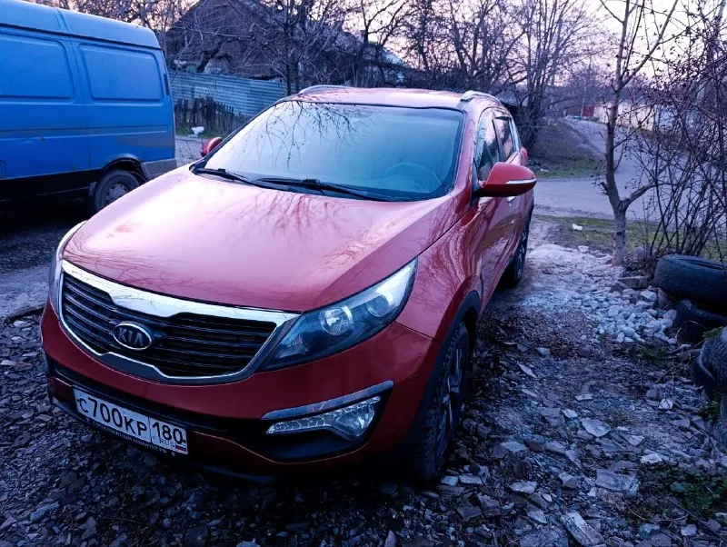 Донецк, продам свой kia sportage 2011 г. В. , во владении больше года, пробег 133000, двс без задиров проверяли, ежедневно на ходу, резина лето в комплекте, по лкп есть моменты поэтому цена 890000, номера в подарок. +79495099999 - фотография - 1