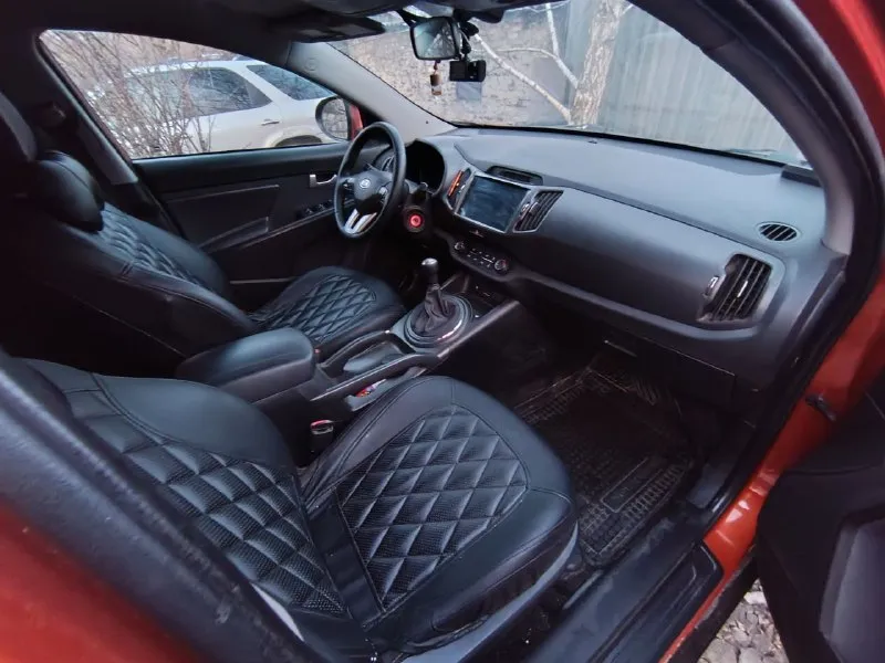 Донецк, продам свой kia sportage 2011 г. В. , во владении больше года, пробег 133000, двс без задиров проверяли, ежедневно на ходу, резина лето в комплекте, по лкп есть моменты поэтому цена 890000, номера в подарок. +79495099999 - фотография - 8
